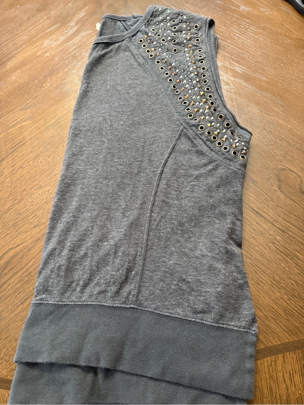 Sz S We the Free muscle tank